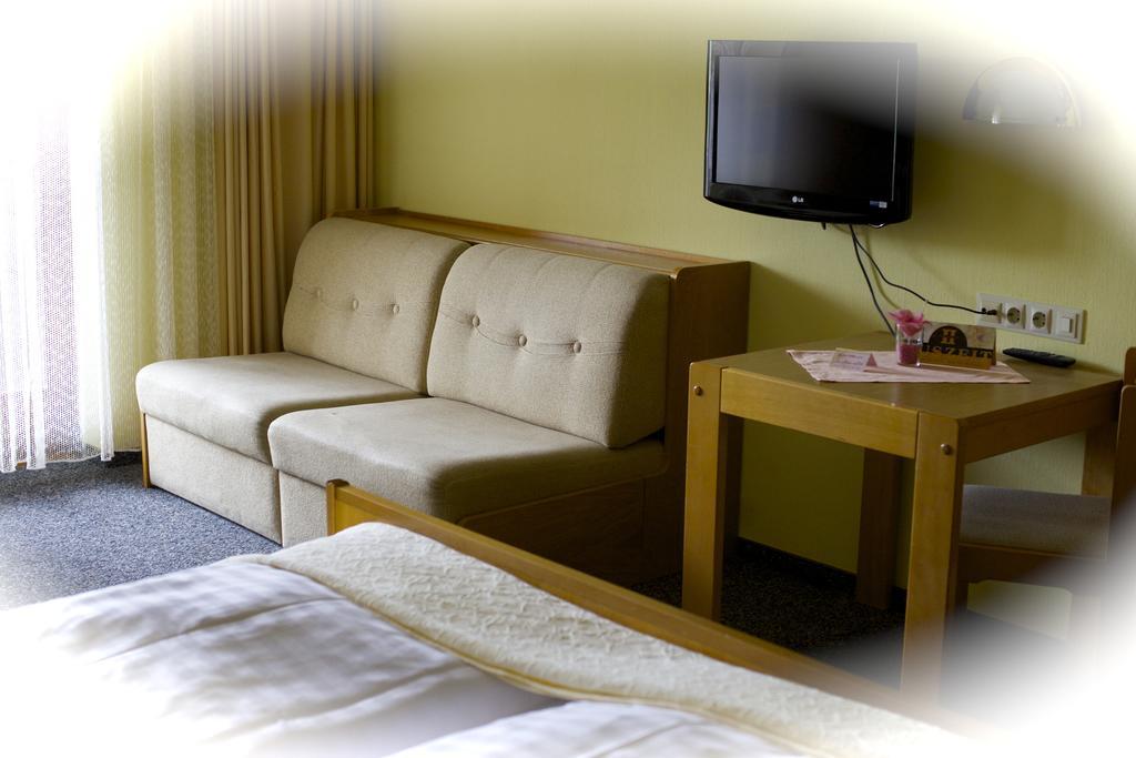 Hotel - Reweschnier Kusel Extérieur photo